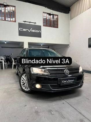 VOLKSWAGEN JETTA 2.0 TSI HIGHLINE 211CV GASOLINA 4P TIPTRONIC VOLKSWAGEN JETTA 2.0 TSI HIGHLINE 211CV GASOLINA 4P TIPTRONIC